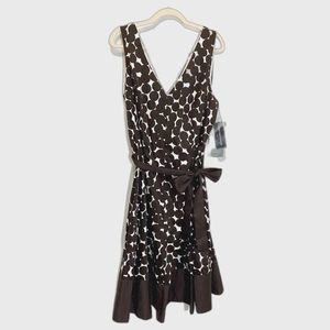Jones Wear Dress - Doble V-Neck Polka Dot Flare Dress with belt - sz 20W - NWT